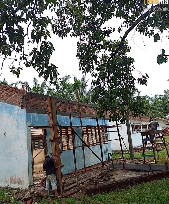 Gambar gedung smp negeri 3 saat pekerjaan