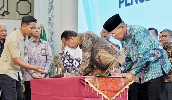 Bupati Simalungun Tandatangani Komitmen Perbaikan Tata Kelola Pemerintahan dan Pencegahan Korupsi: Penguatan Integritas Secara Menyeluruh